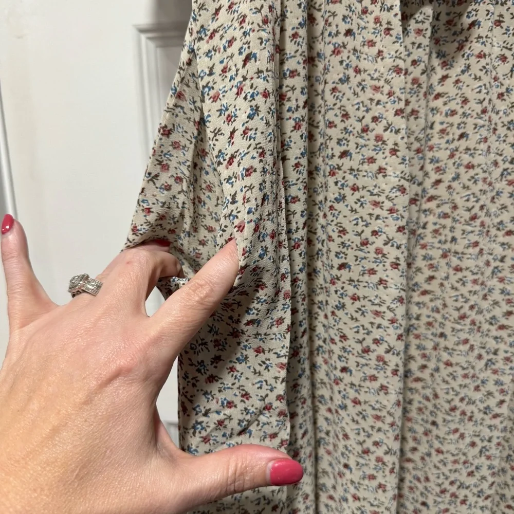 Ruffle Midi Dress in Cream Floral - Picture 5 of 12